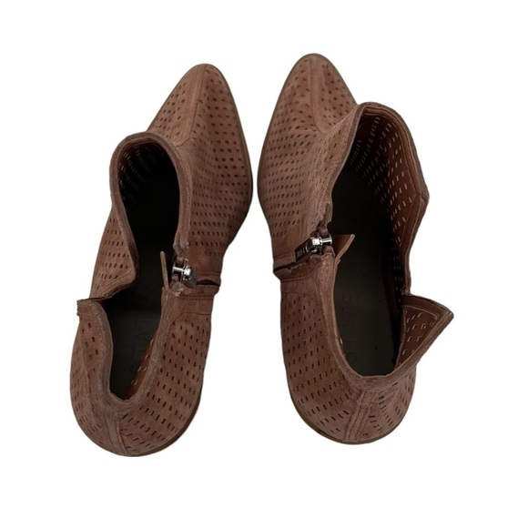 1 State Tan La Rocka Perforated Block Heel Ankle Booties Size 10 Women's - Picture 5 of 9